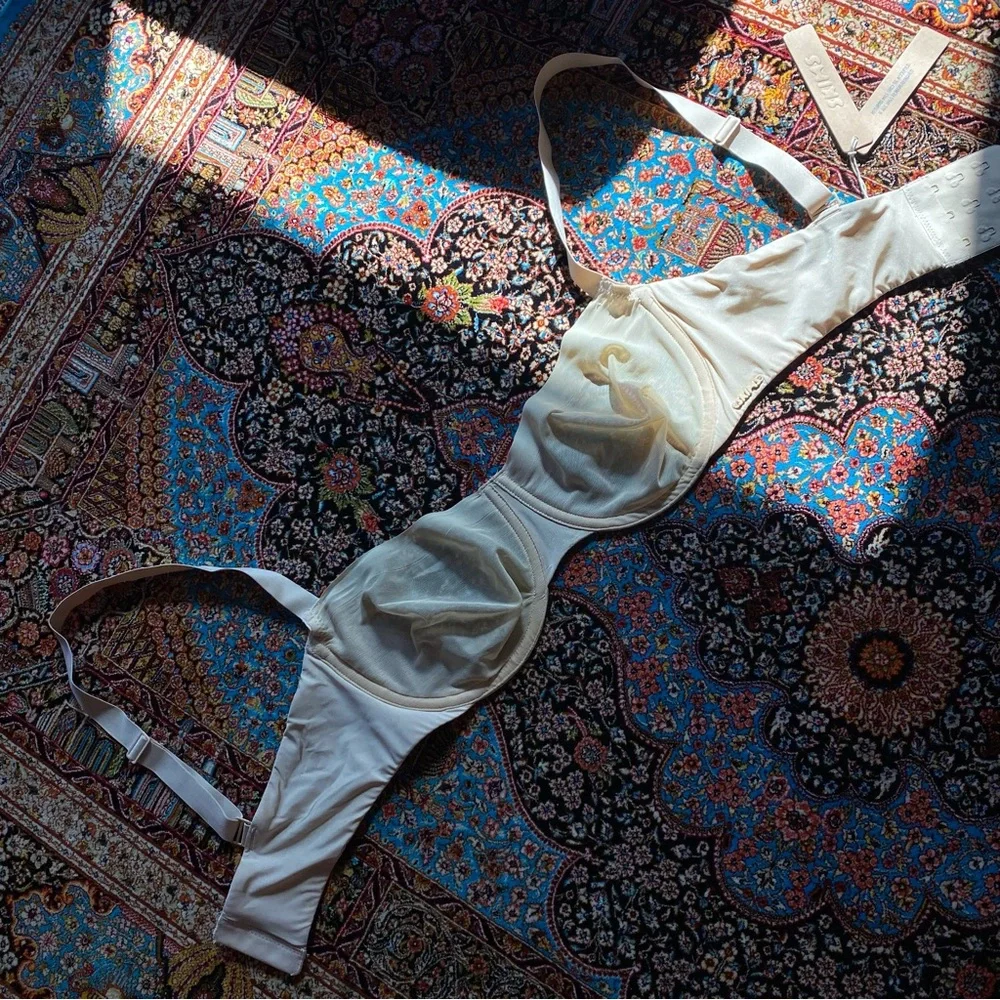 SKIMS No Show Unlined Balconette Bra - Picture 1 of 9